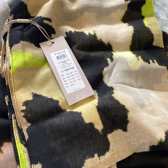 Scarfs pieces for sale! - Picture 3 of 3